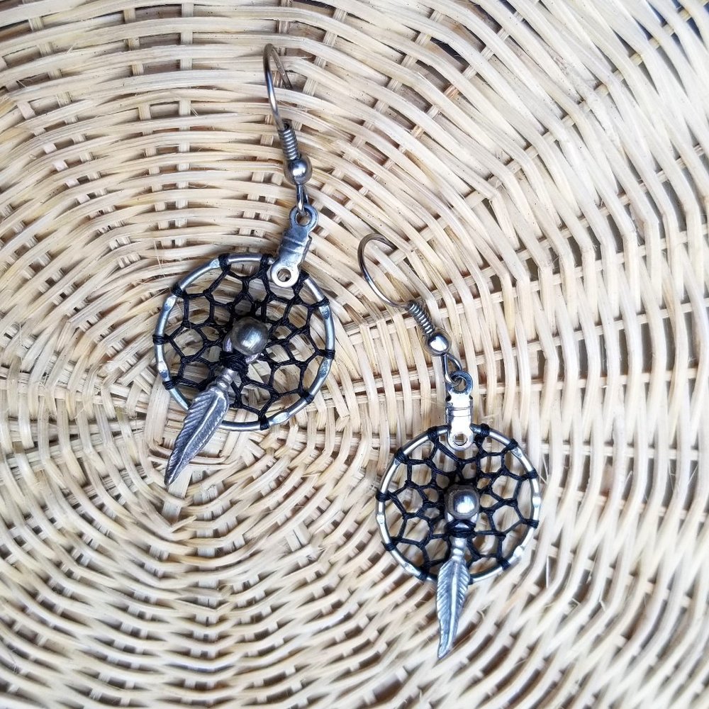 VTG handmade dreamcatcher boho earrings